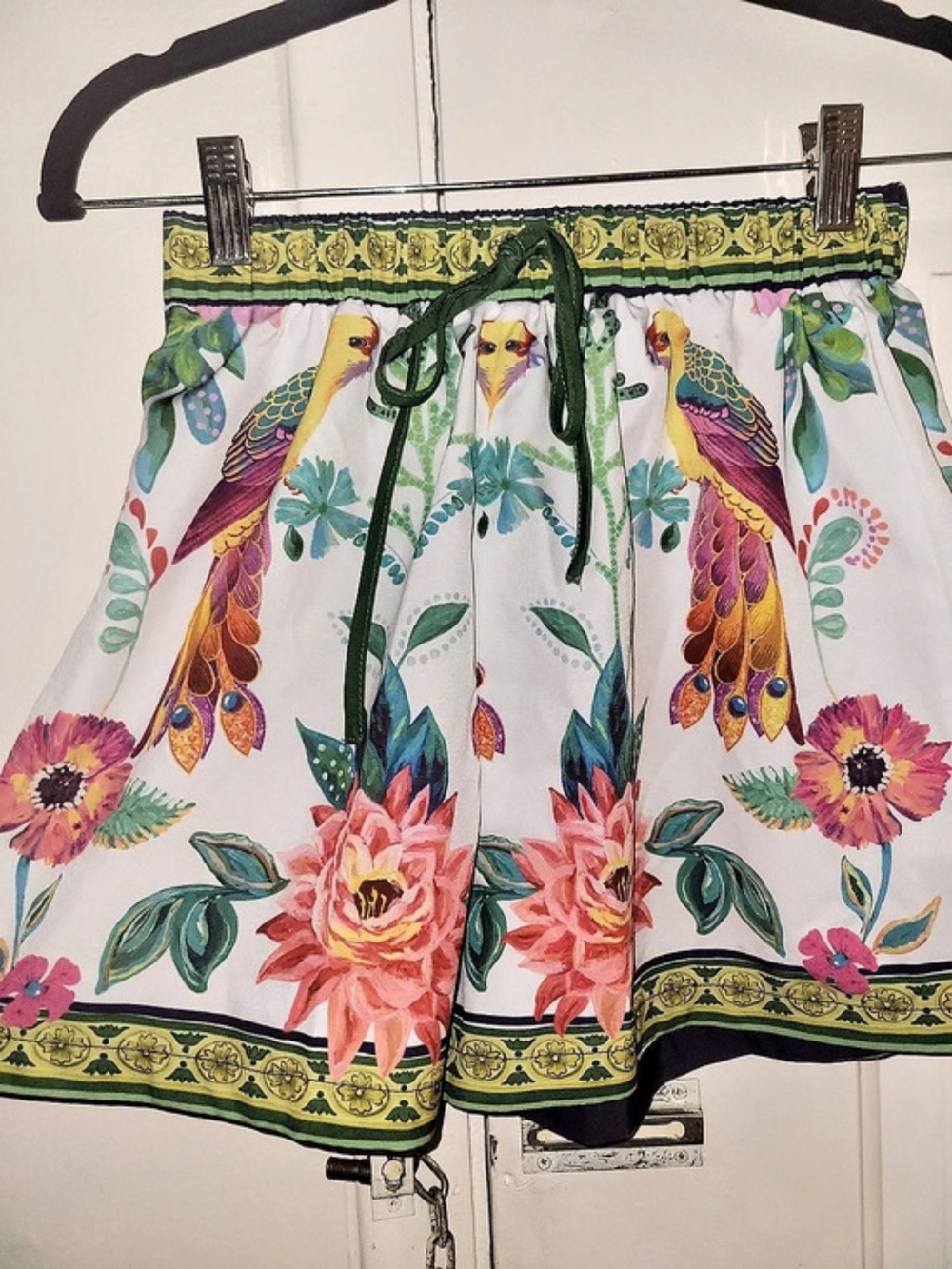 SHEIN Floral High Waist Shorts in White & Green Size Large